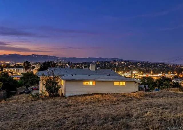 925 Grand Court, Escondido, Active - Home for Sale
