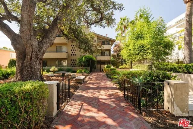 960 San Pasqual St, Pasadena, Active - Home for Sale