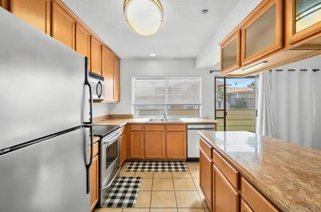 615 Fredricks Ave, Oceanside, Active - Home for Sale