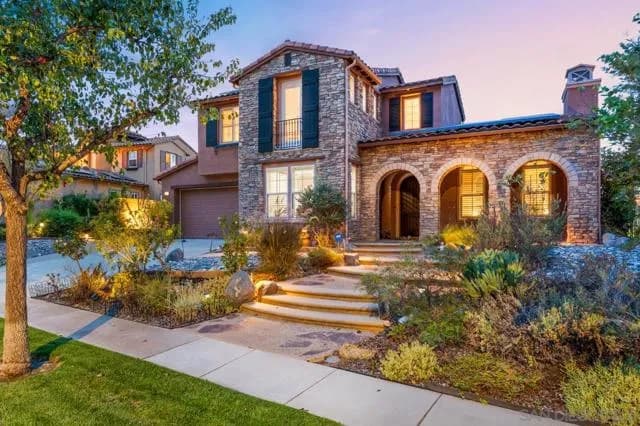 2713 Vistamonte Glen, Escondido, Active - Home for Sale