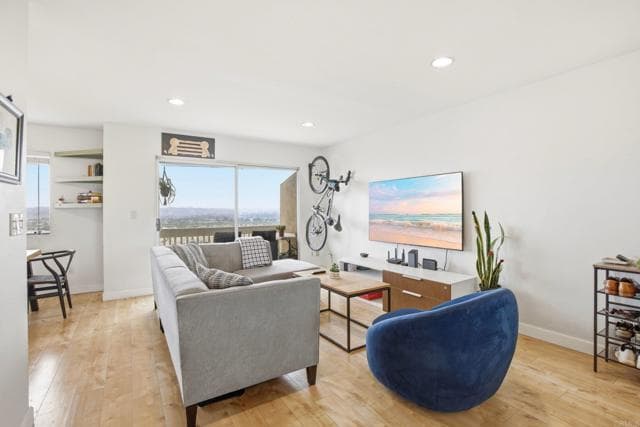 4226 La Pinata Way, Oceanside, Active - Home for Sale
