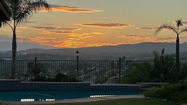 5205 Palmera Dr, Oceanside, Active - Home for Sale