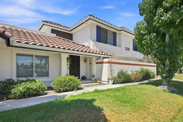 320 Grapevine Rd, Vista, Active - Home for Sale