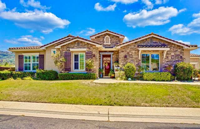 27248 Saint Andrews Ln, Valley Center, Active - Home for Sale