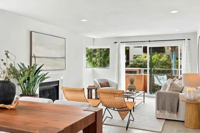 1115 Pearl St, La Jolla, Active - Home for Sale