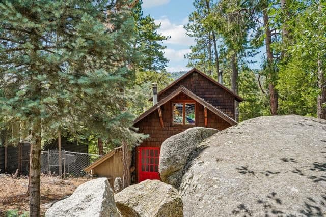 53580 Country Club Dr, Idyllwild, Active - Home for Sale