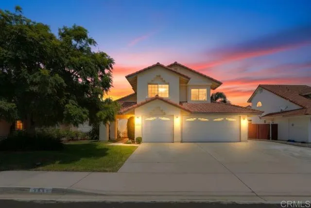 3444 Meadow View Dr, Oceanside, Active - Home for Sale