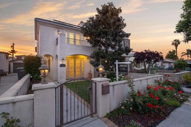 438 H Ave, Coronado, Active - Home for Sale
