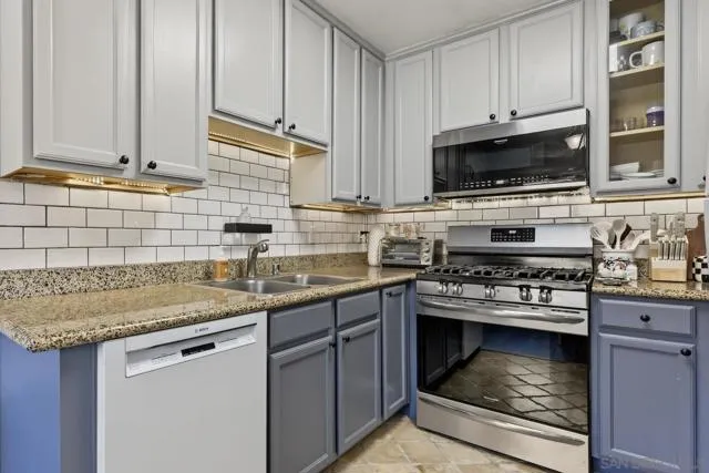 514 Calle Montecito, Oceanside, Active - Home for Sale