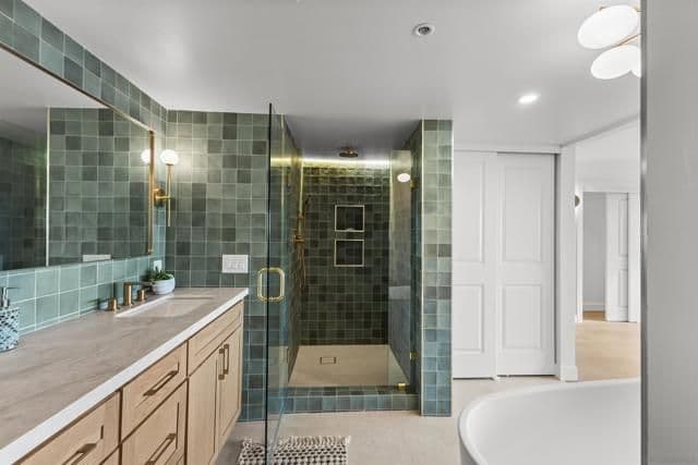 230 W Laurel St, San Diego, Active - Home for Sale
