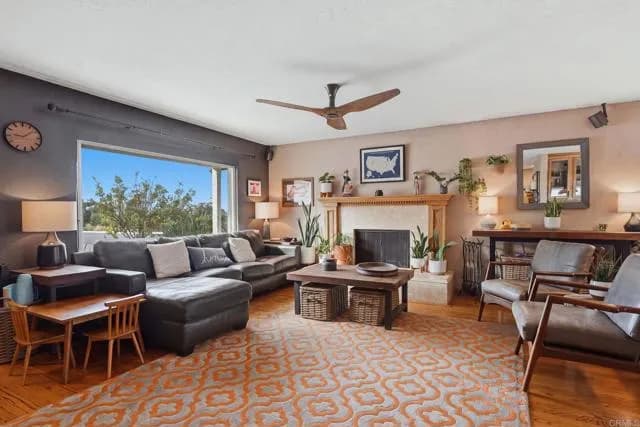 320 Apollo Dr, Vista, Active - Home for Sale