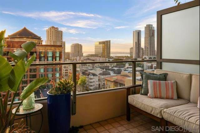550 Front St, San Diego, Active - Home for Sale