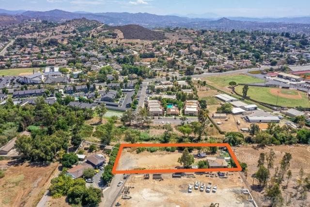 1828 N Iris Ln, Escondido, Active - Home for Sale
