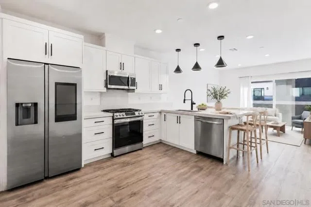 2052 Vela Ln, San Diego, Active - Home for Sale