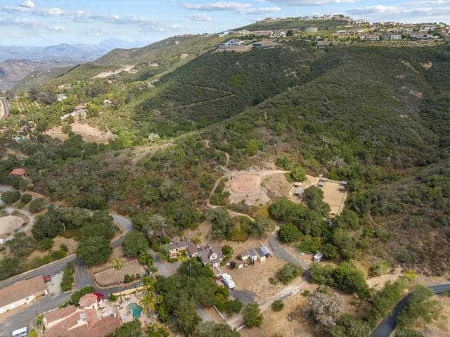 8952 Detwiler Rd, Escondido, Active - Home for Sale