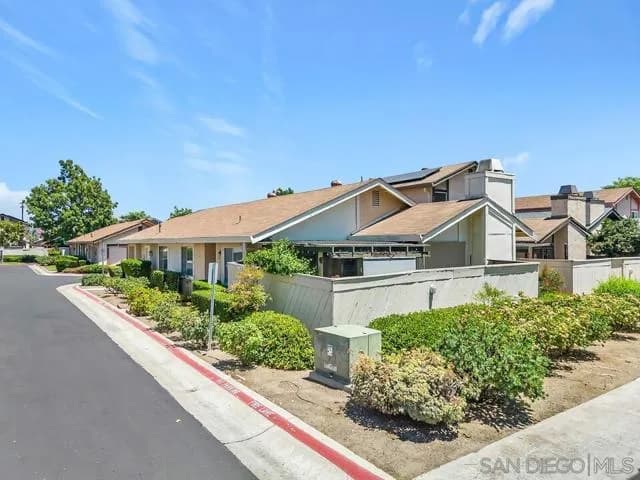 9528 Eve Ln, Santee, Active - Home for Sale