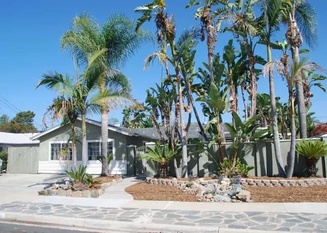 8330 Beaver Lake Dr, San Diego, Active - Home for Sale