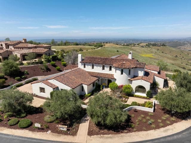 8136 Entrada De Luz, San Diego, Active - Home for Sale