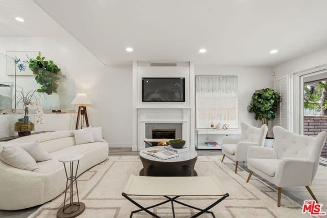 13224 Admiral Ave, Marina Del Rey, Active - Home for Sale