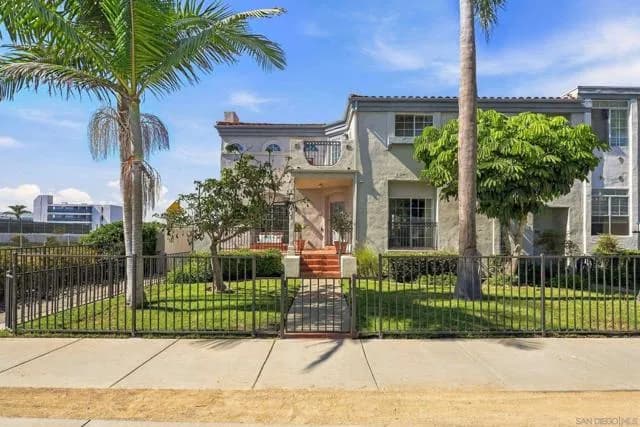 805 N Cleveland St, Oceanside, Active - Home for Sale