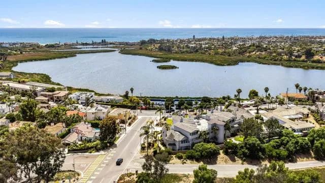 1128 Las Flores Dr, Carlsbad, Active - Home for Sale
