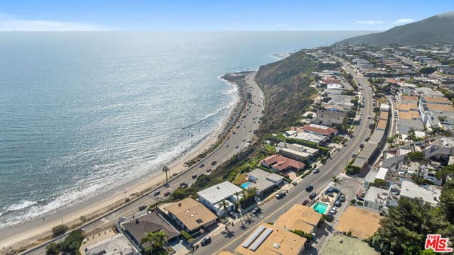 18111 Coastline Dr, Malibu, Active - Home for Sale