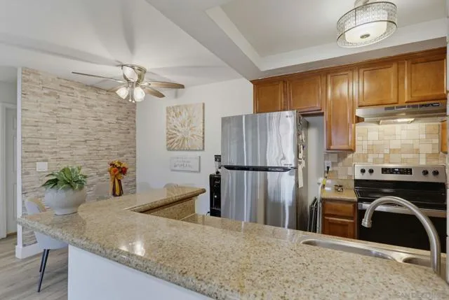 432 Edgehill Ln, Oceanside, Active - Home for Sale