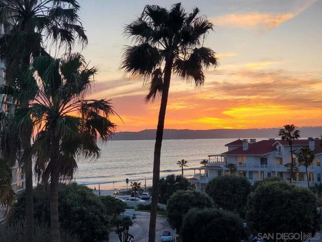 1710 Avenida Del Mundo, Coronado, Active - Home for Sale