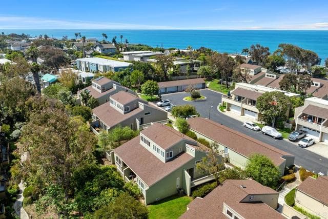 1715 Kennington Rd, Encinitas, Active - Home for Sale