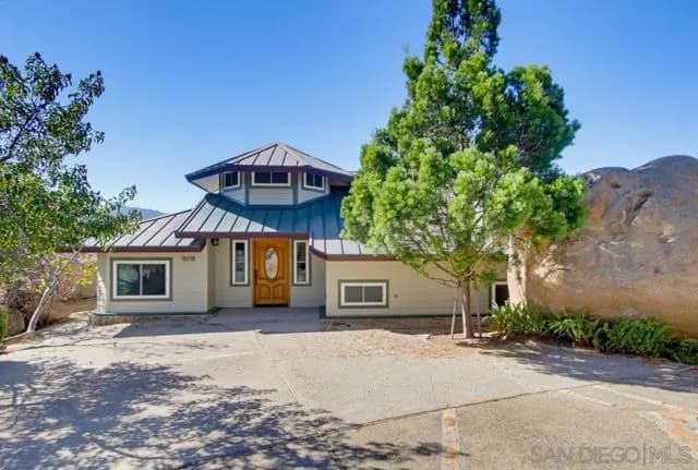 16118 Green Valley Truck Trail, Ramona, Active - Home for Sale