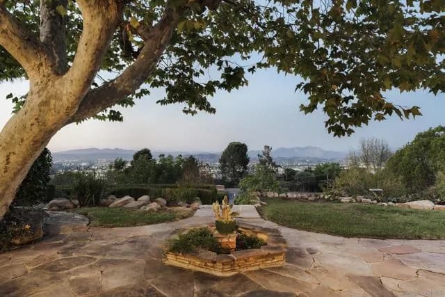 10260 Fuerte Dr, La Mesa, Active - Home for Sale