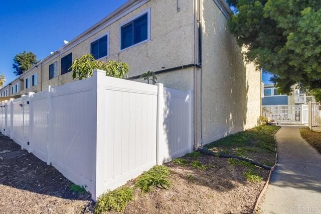 12616 Lakeshore Dr, Lakeside, Active - Home for Sale