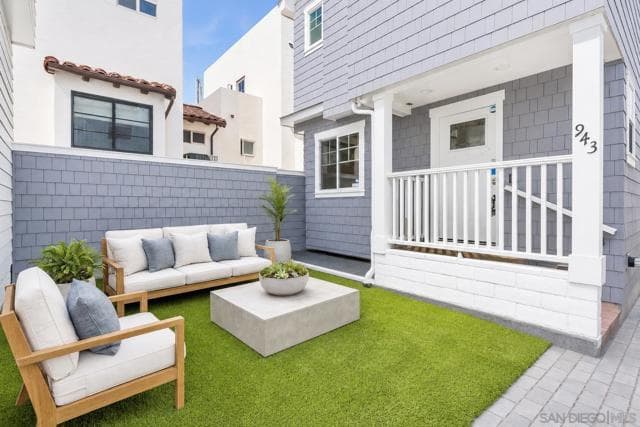 943 F Ave, Coronado, Active - Home for Sale