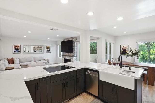 2444 Caminito Venido, San Diego, Active - Home for Sale