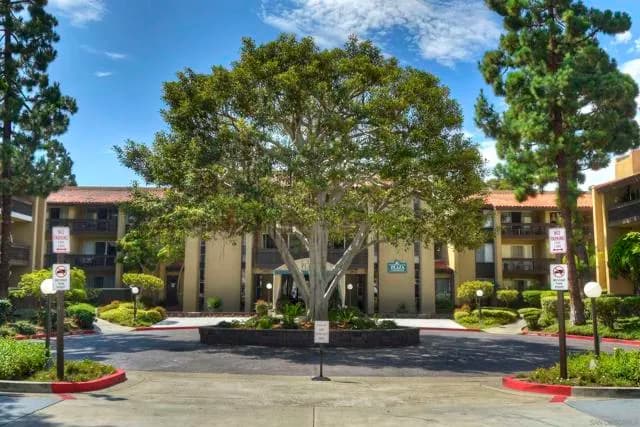1775 Diamond St, San Diego, Active - Home for Sale