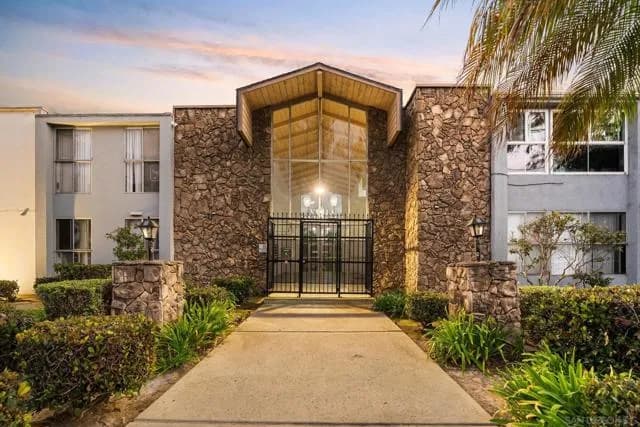 279 Moss St, Chula Vista, Active - Home for Sale