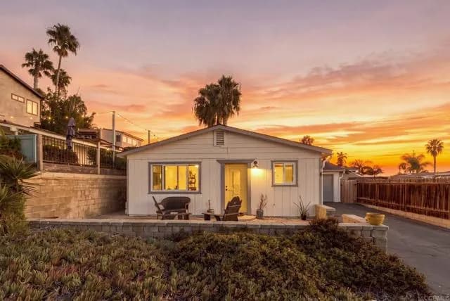 55 E St, Encinitas, Active - Home for Sale