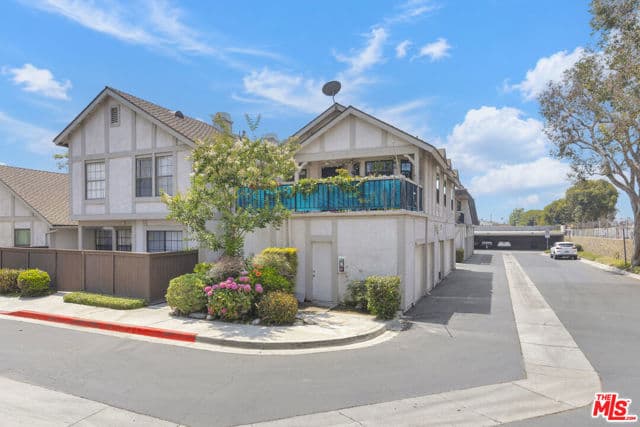 9066 Candlestick Ln, Cypress, Active - Home for Sale
