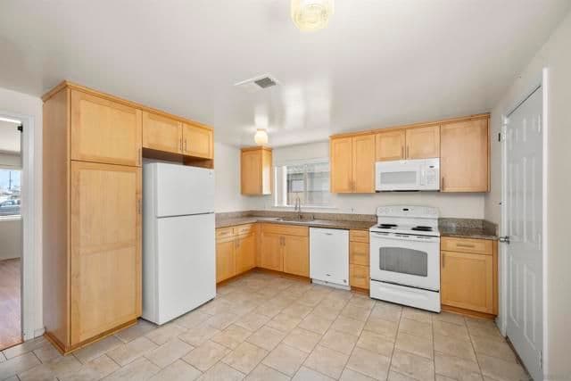 941 Grove Ave, Imperial Beach, Active - Home for Sale