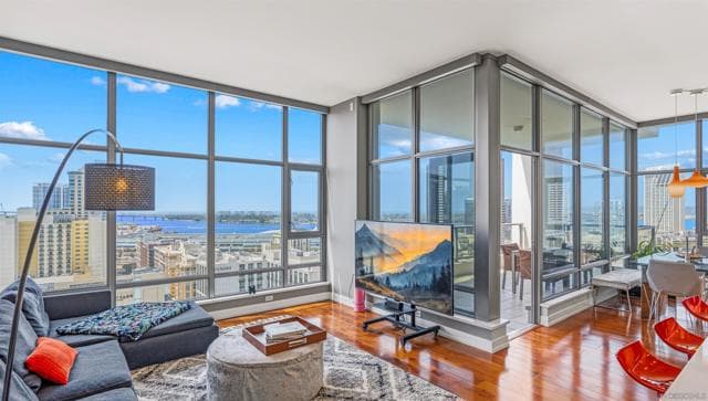 575 6th Ave, San Diego, Active - Home for Sale