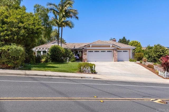 878 Rivertree Dr, Oceanside, Active - Home for Sale