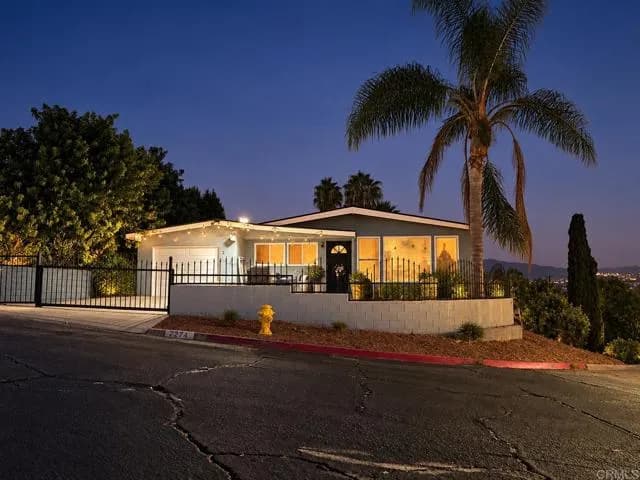 2573 Calle Aguadulce, San Diego, Active - Home for Sale
