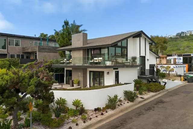 2568 Bonita Way, Laguna Beach, Active - Home for Sale