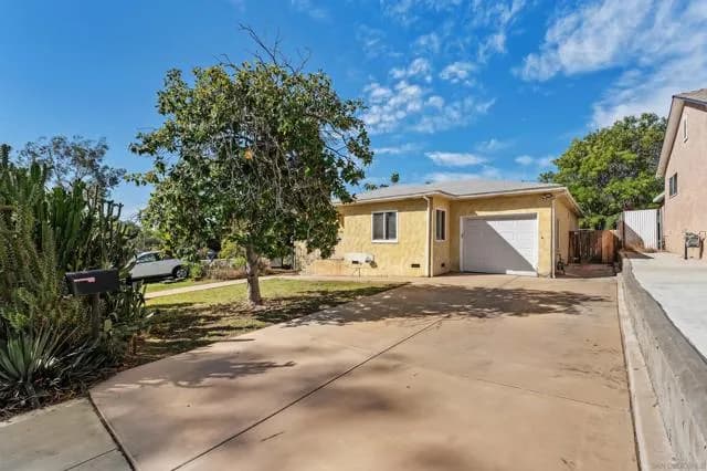 2720 Olive St, Lemon Grove, Active - Home for Sale