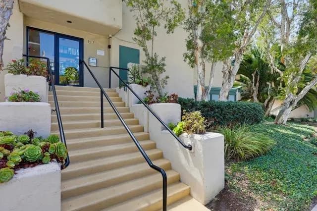 917 Torrance St, San Diego, Active - Home for Sale
