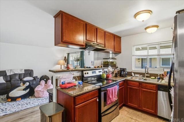 12805 Mapleview St, Lakeside, Active - Home for Sale