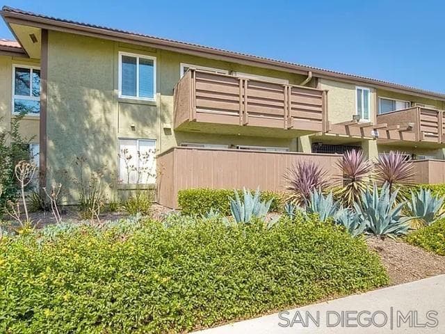 615 Fredricks Ave, Oceanside, Active - Home for Sale