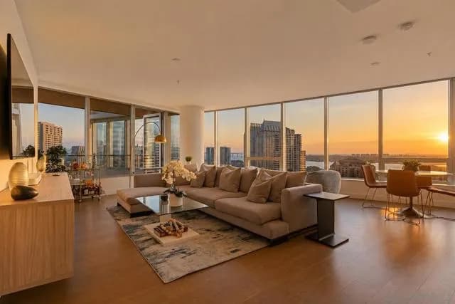 888 W E St, San Diego, Active - Home for Sale
