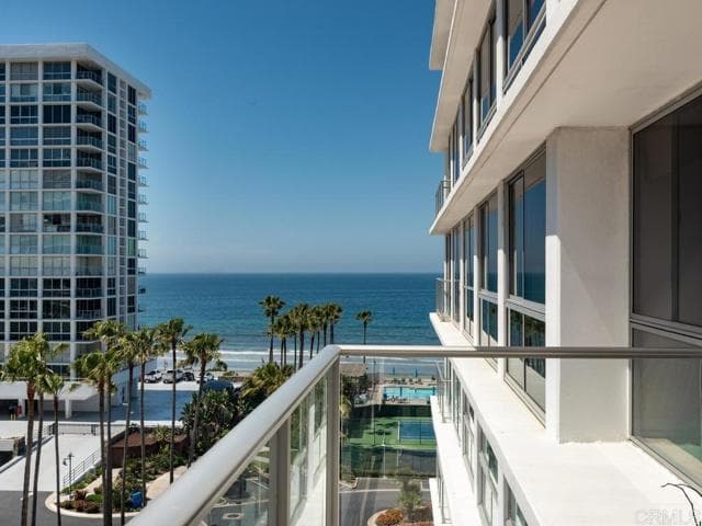 1810 Avenida Del Mundo, Coronado, Active - Home for Sale