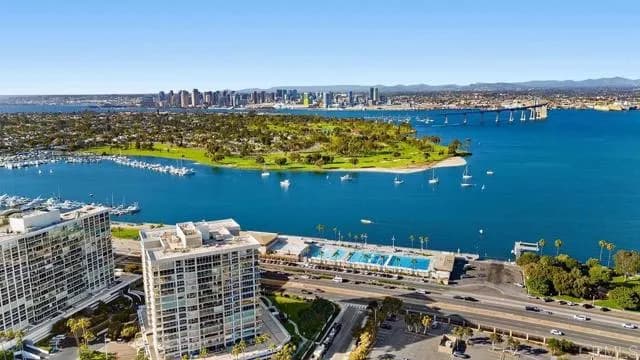 1820 Avenida Del Mundo, Coronado, Active - Home for Sale